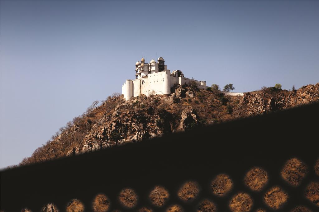 Ramada Udaipur Resort & Spa Exteriör bild