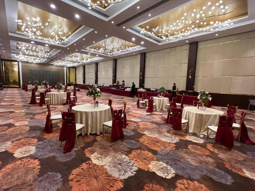 Ramada Udaipur Resort & Spa Exteriör bild