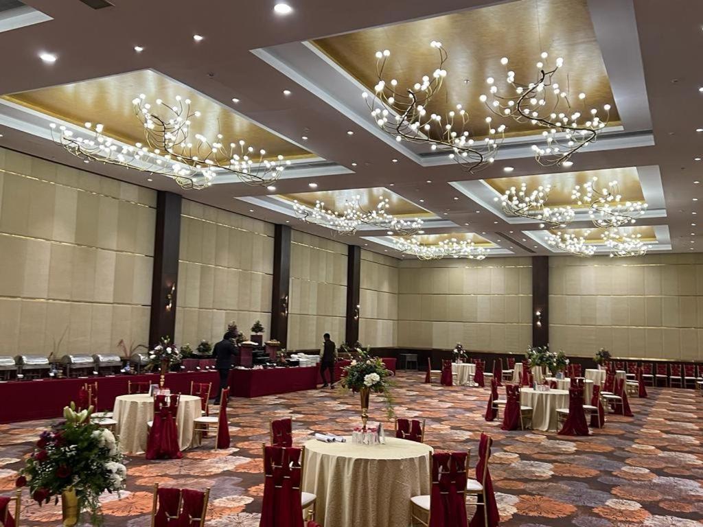 Ramada Udaipur Resort & Spa Exteriör bild