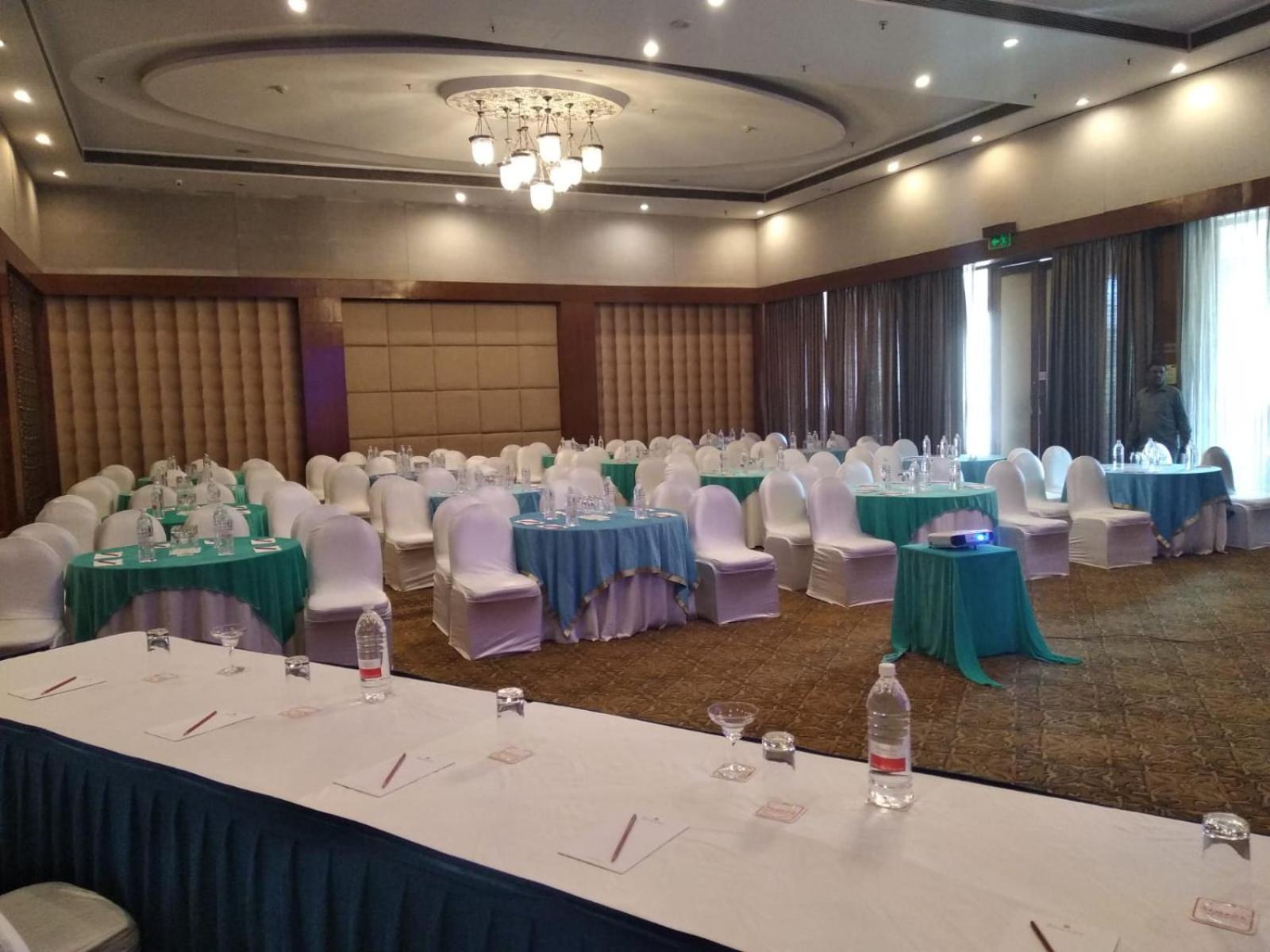 Ramada Udaipur Resort & Spa Exteriör bild