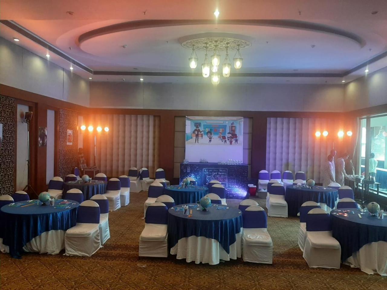 Ramada Udaipur Resort & Spa Exteriör bild