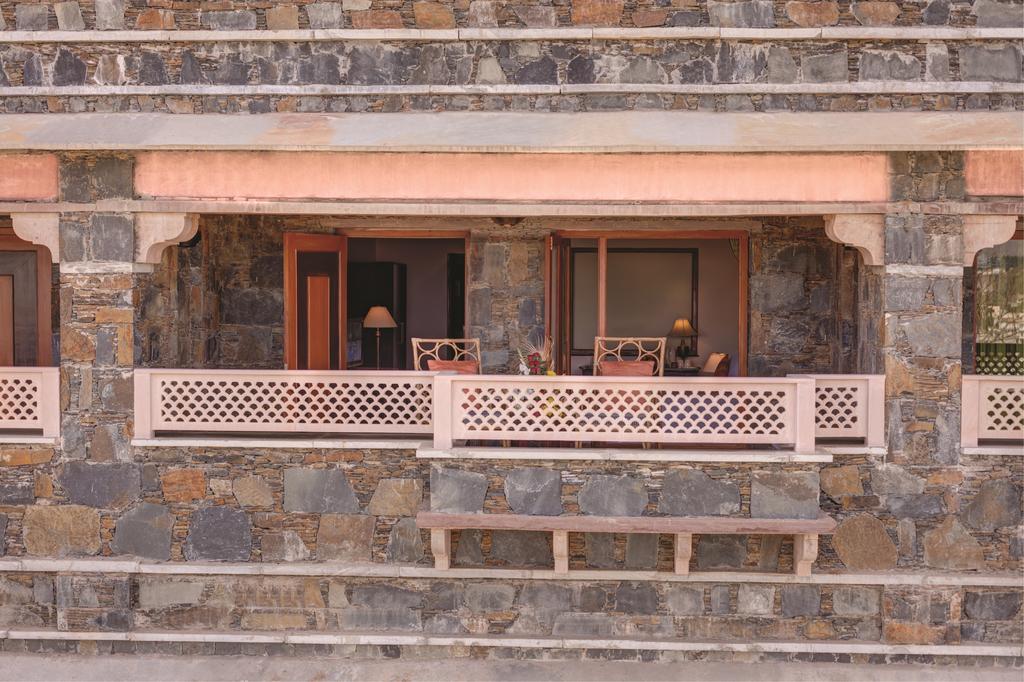 Ramada Udaipur Resort & Spa Exteriör bild