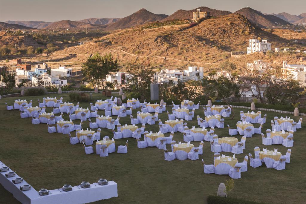 Ramada Udaipur Resort & Spa Exteriör bild
