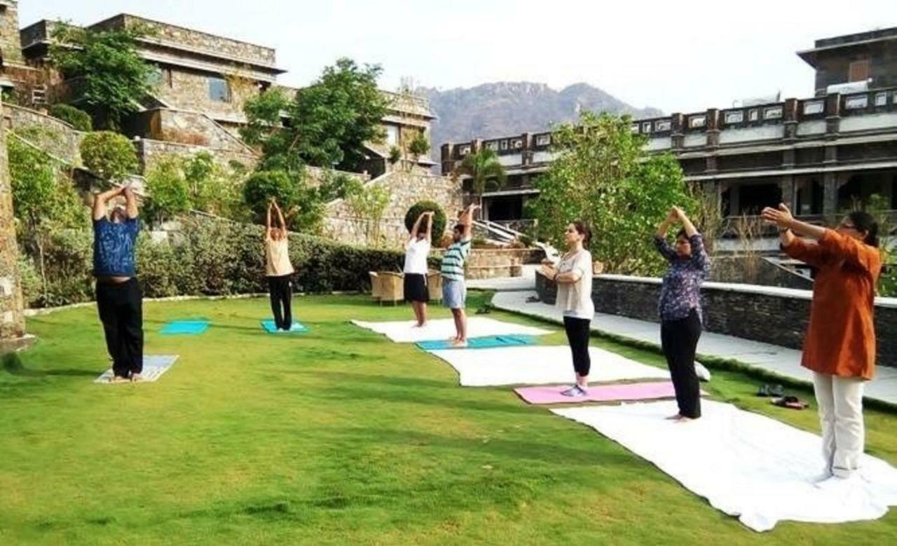 Ramada Udaipur Resort & Spa Exteriör bild
